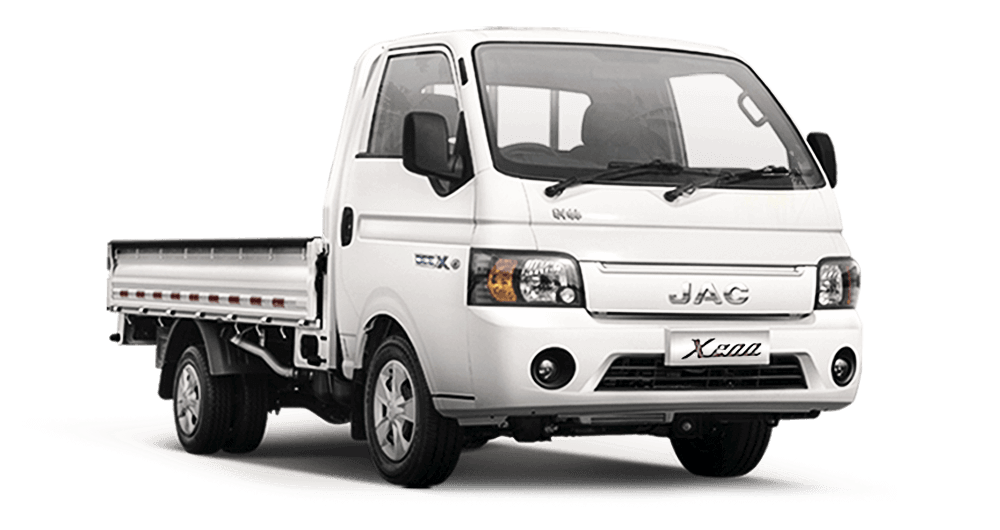 Camioneta de carga JAC Xena color blanco con carrocería abierta en vista frontal diagonal