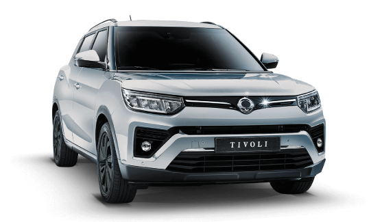 SsangYong Tivoli color gris plata vista frontal sobre fondo blanco