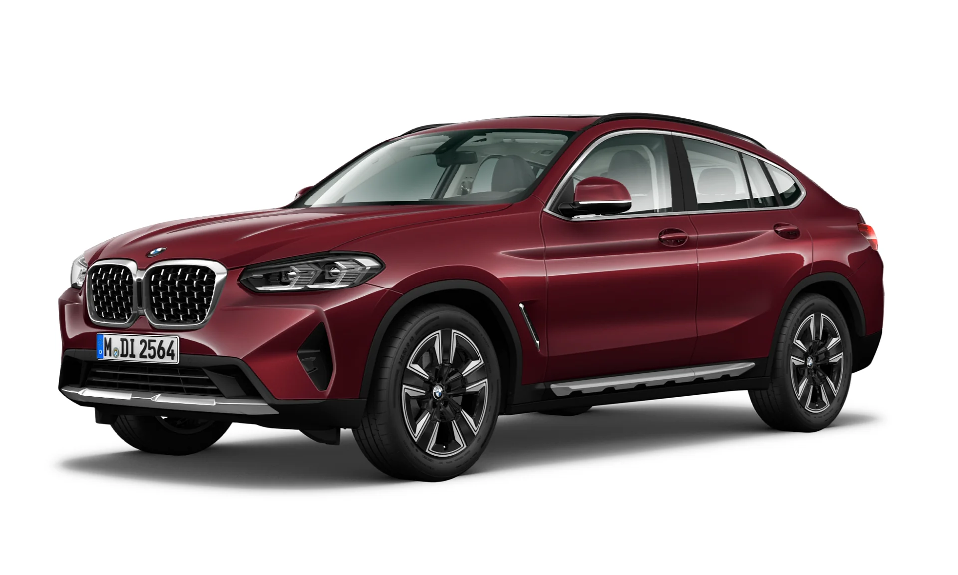 SUV coupé BMW X4 color rojo granate vista frontal lateral sobre fondo blanco