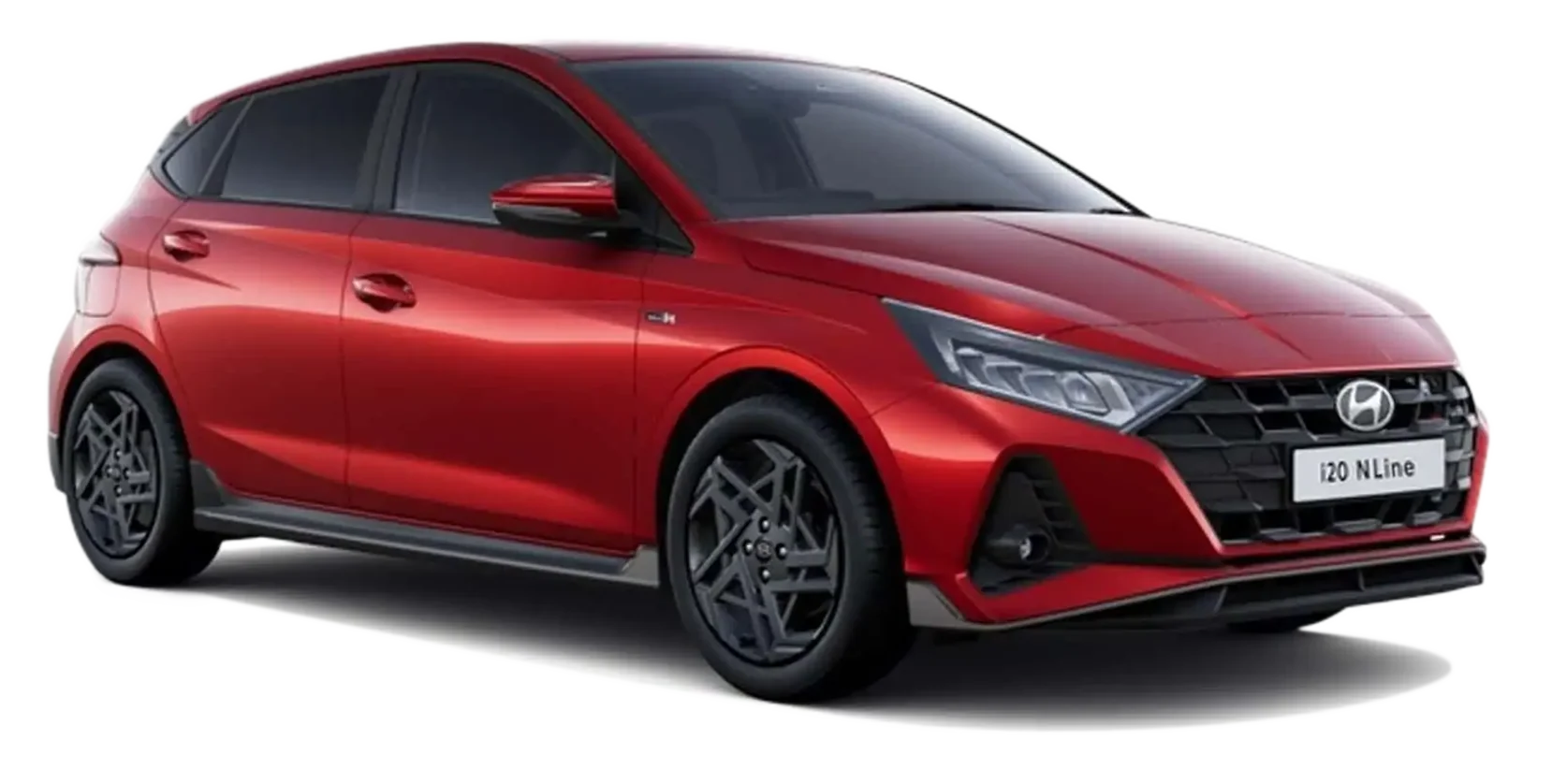 Hyundai i20 N Line color rojo visto de frente en ángulo lateral, con rines deportivos negros, sobre fondo blanco