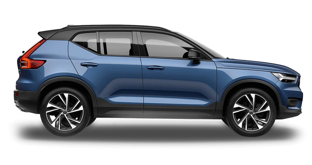 Volvo XC40 azul visto de perfil sobre fondo blanco, SUV compacto con techo negro bicolor
